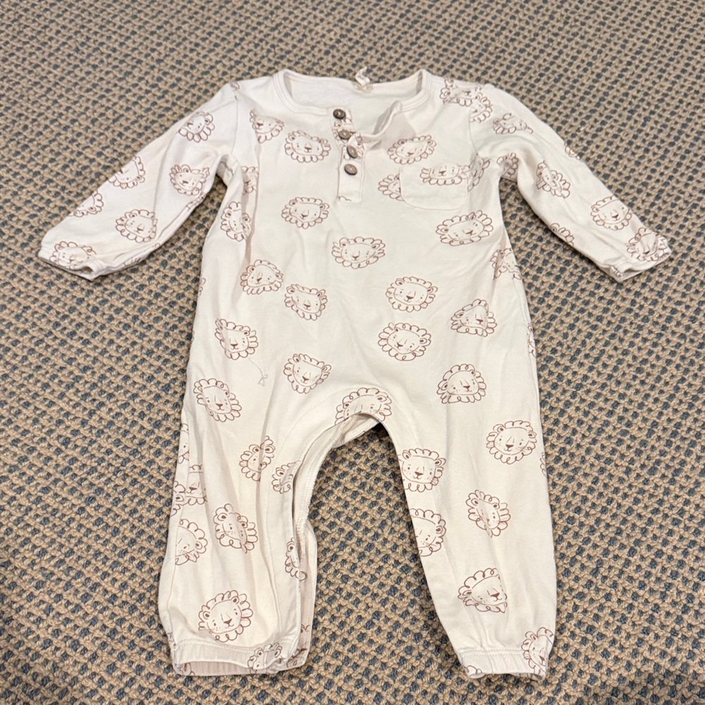 Quincy Mae Cream Lion Print Footie